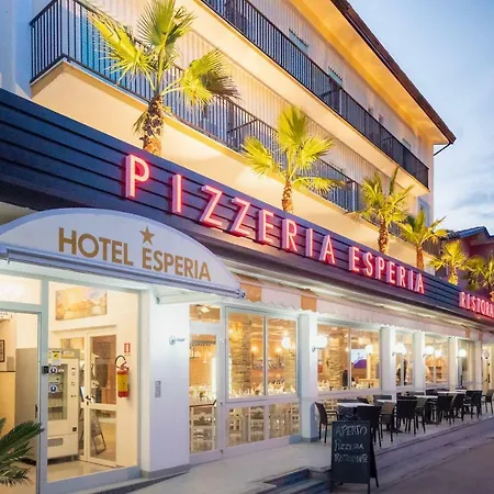 Esperia Hotel *